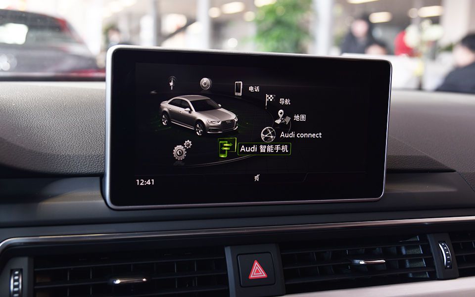 想低调但实力不允许实拍奥迪s4,奥迪s44.2