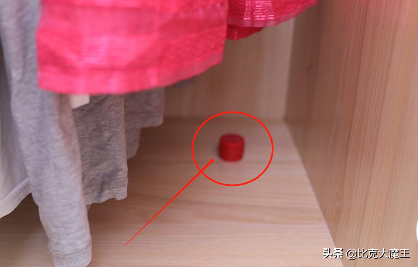 花露水洒到柜子上怎么去掉,花露水滴在衣服上的妙用