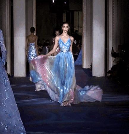 刘亦菲走红毯穿的礼服 (刘亦菲结婚了吗2017)