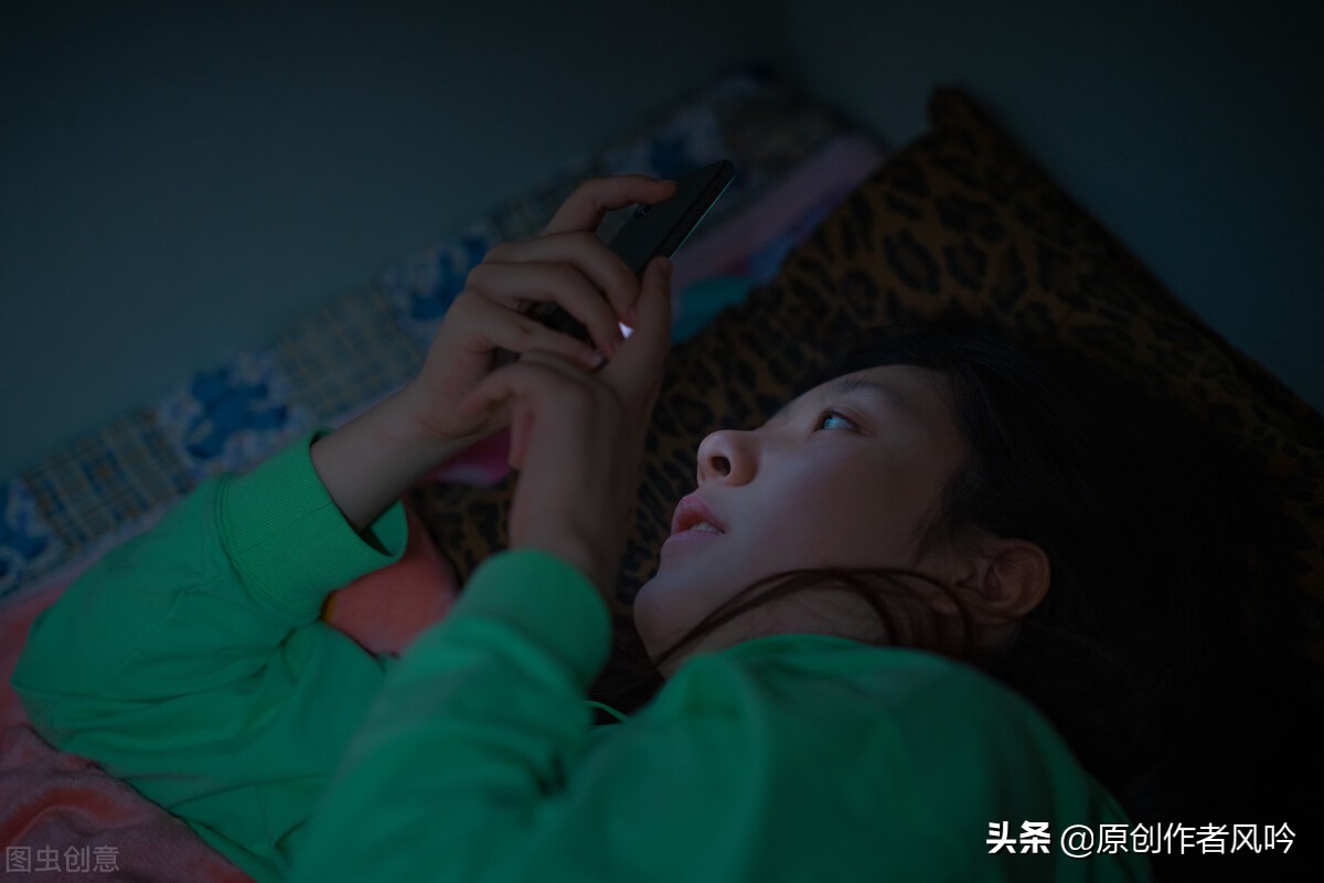 一间屋两张床分割二个空间,一间屋两张床怎么放