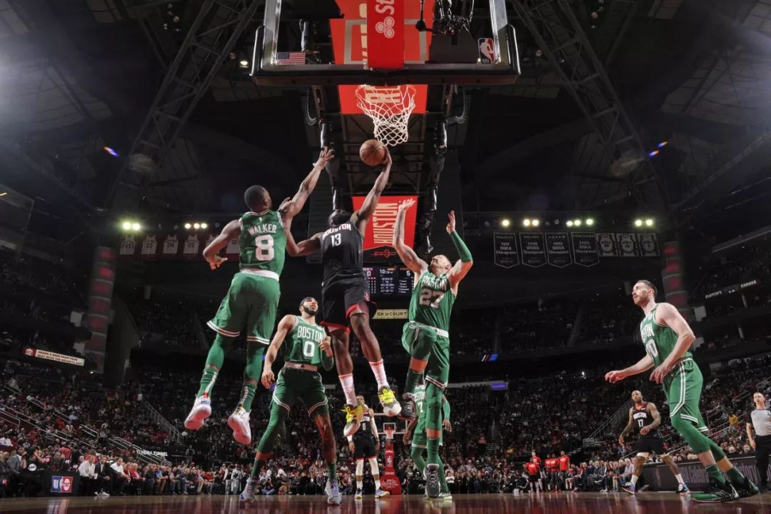 哈雷尔上脚球鞋锐步,nba上脚球鞋排行榜kd16