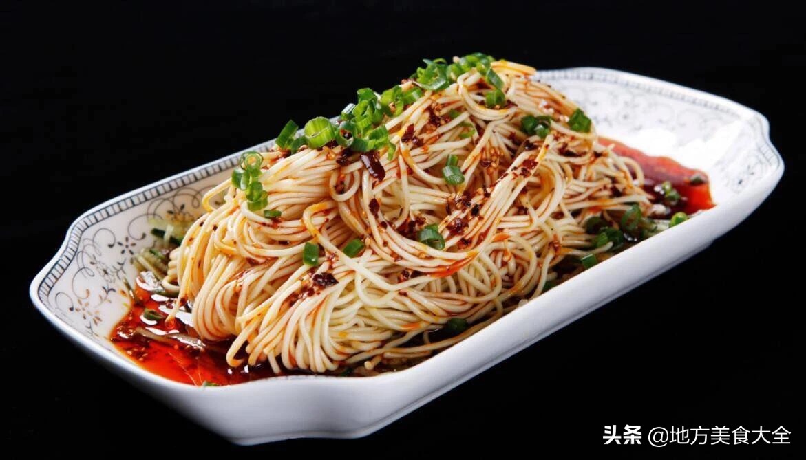 重庆这家小面因老板娘貌美走红,这家重庆小面真好吃