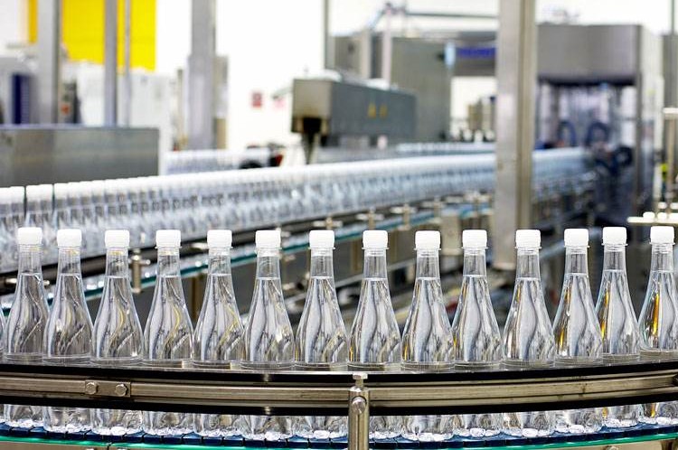 被低估的矿泉水品牌：在娃哈哈农夫山泉身后，它一年捞走10亿现金