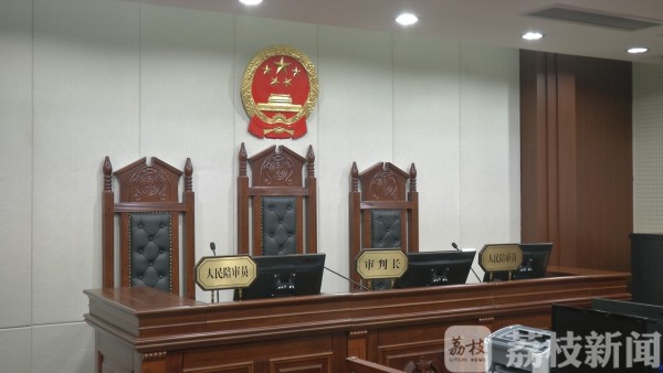 有他在,外面的水泥黄沙别想进小区!南京某高档小区沙霸栽了