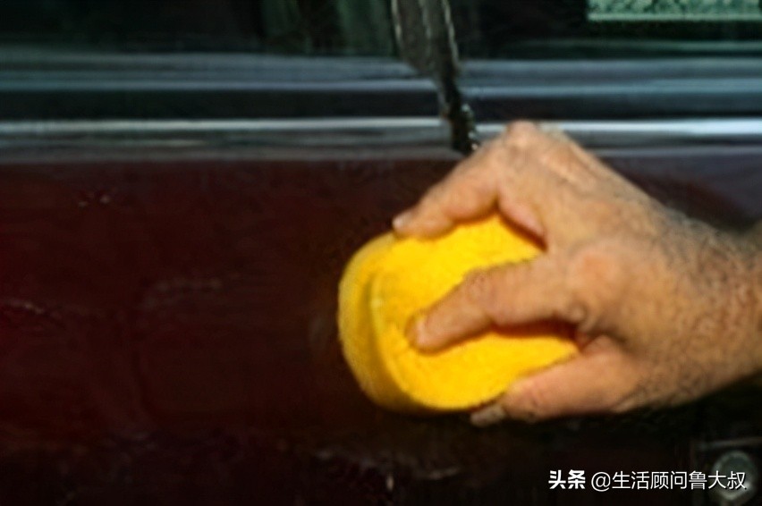 汽车塑料底盘很深的划痕怎么修复,怎么修复汽车划痕