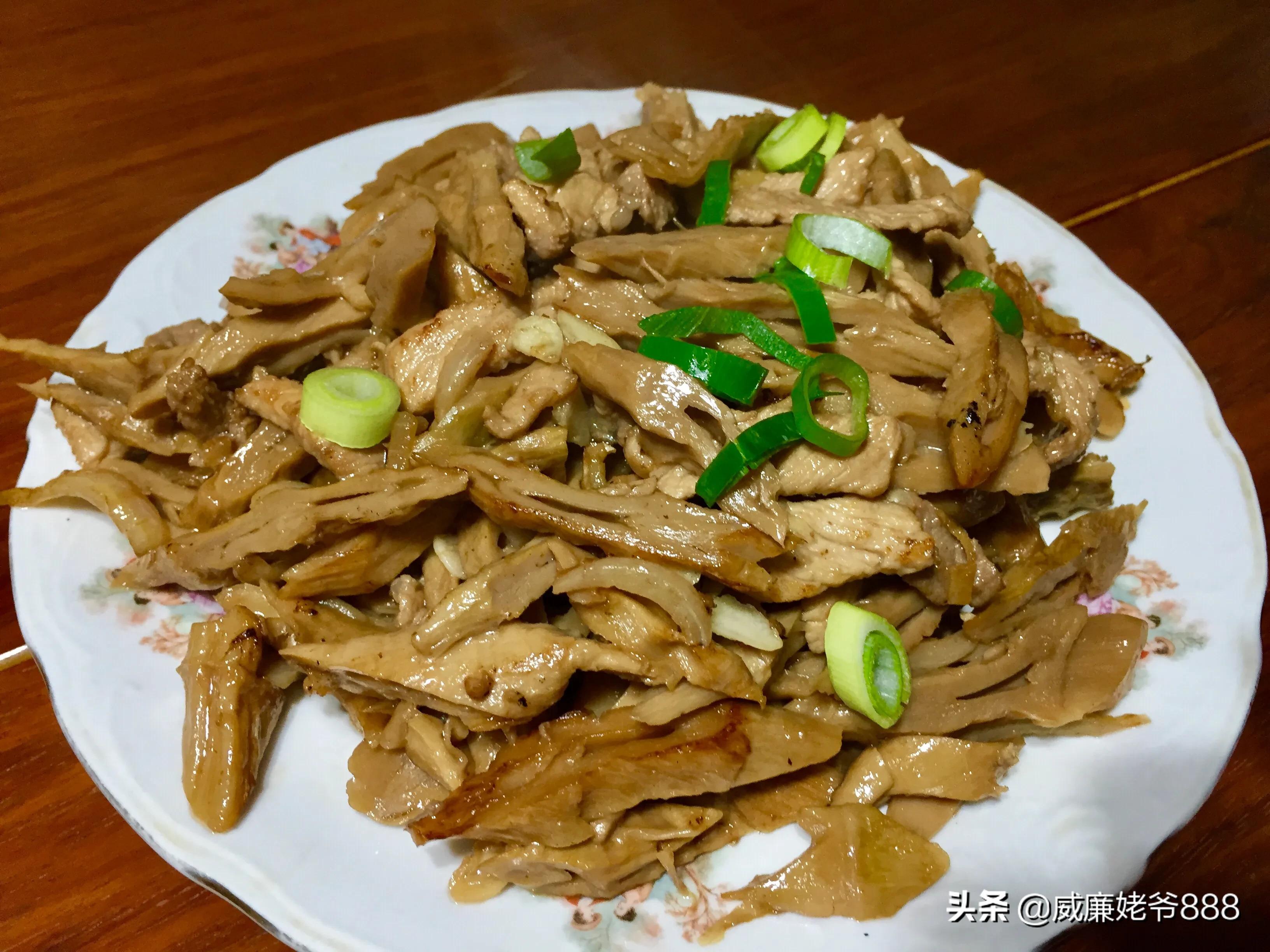 用干竹笋烹制的菜肴,美味可口的干竹笋烹饪方法