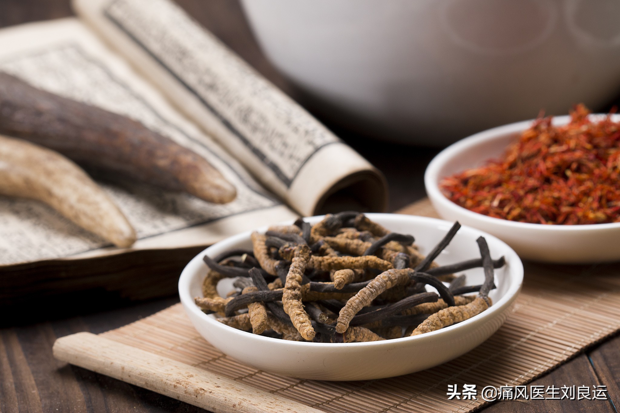 患上痛风怎么治疗最好,痛风吃什么药降尿酸最好最有效呢