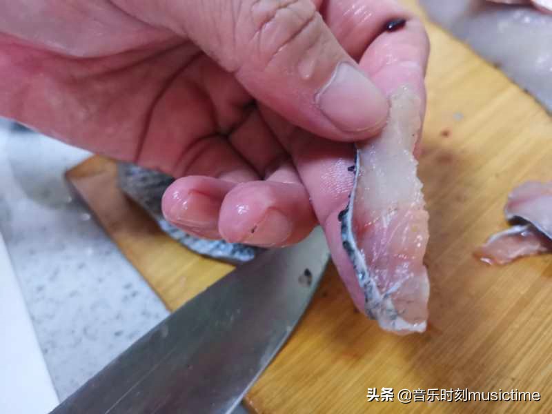 简单的酸菜鱼做法不用草鱼,家常酸菜鱼制作教程快上手试试吧