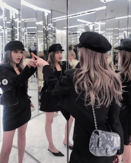 周扬青这样穿：5款时尚单品打造“酷甜系”女生，收服罗志祥