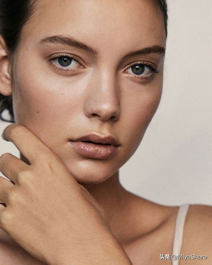 防晒霜干皮不搓泥上妆服帖,厚重的防晒霜应该怎么涂