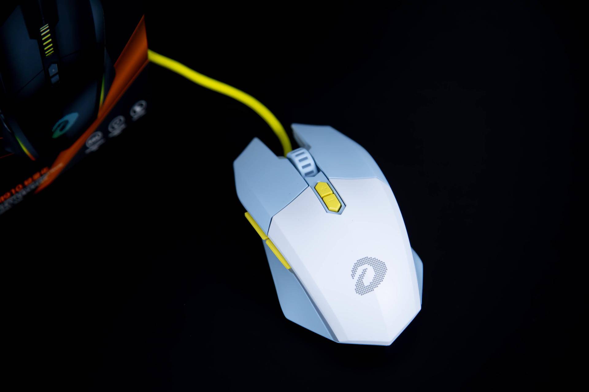 达尔优em910鼠标和雷蛇蝰蛇对比,达尔优牧马人电竞旗舰版鼠标