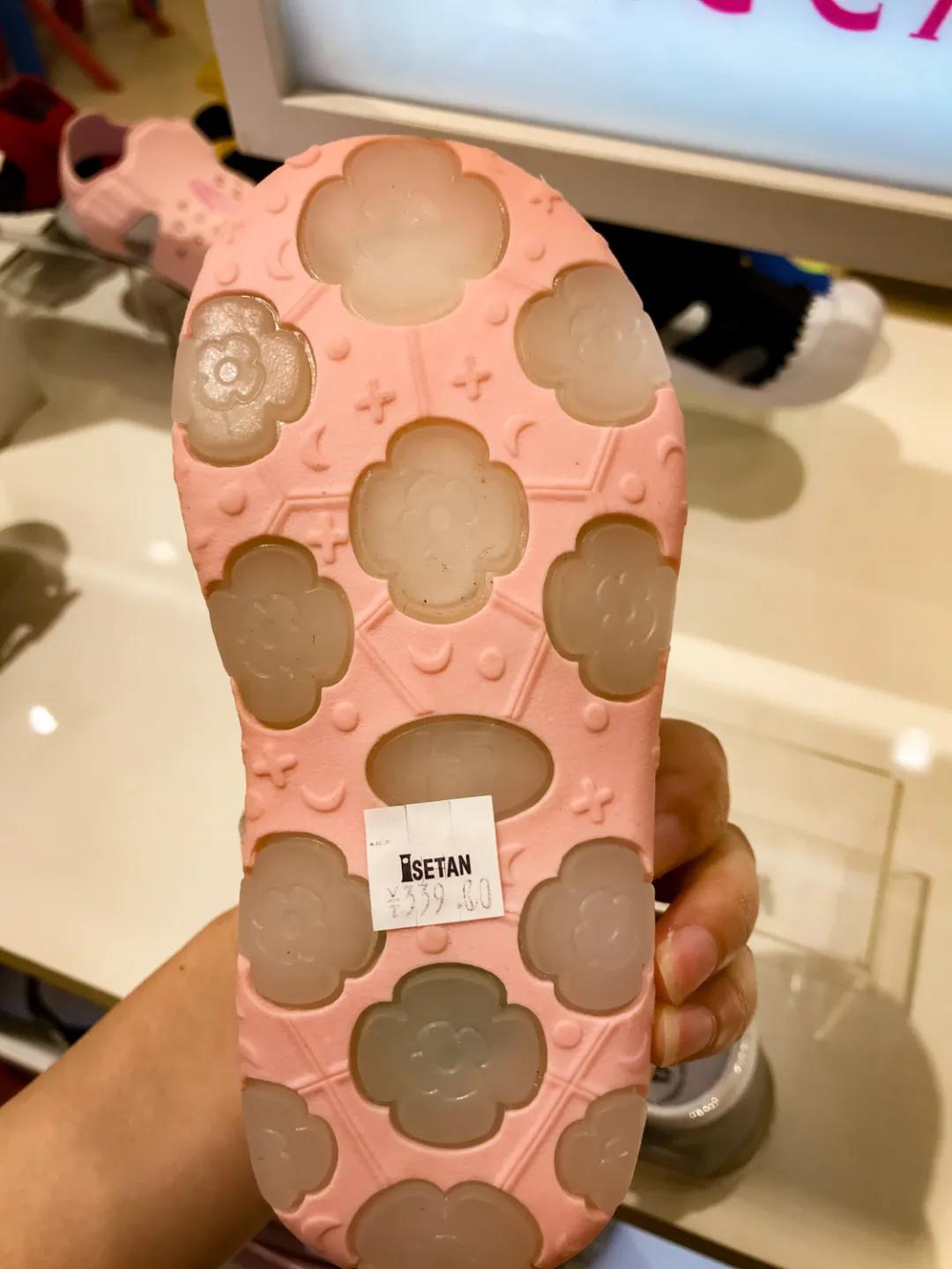 儿童穿哪种凉鞋比较好测评,关爱宝宝从脚开始