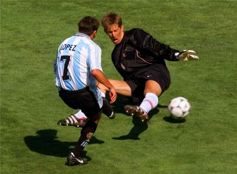 罗纳尔多和齐达内世界杯,齐达内和罗纳尔多谁球技厉害