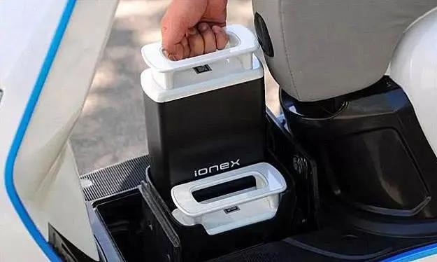 光阳新款踏板谍照,光阳纯电动adv踏板