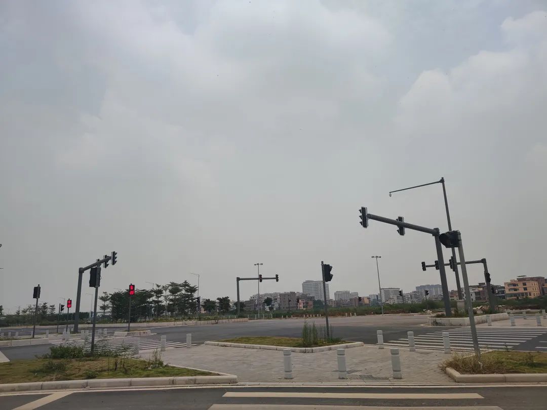 钟落潭保利珑玥天坑,神秘水潭天坑