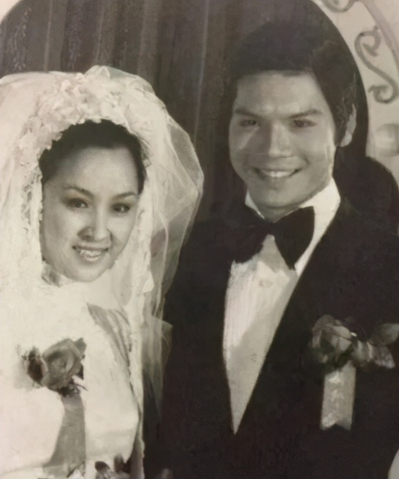 逼成龙下跪、掌掴曾志伟、封杀张柏芝?深扒向氏夫妇叱咤港圈史