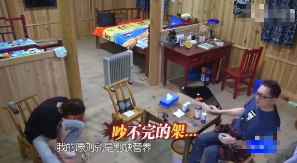 郑爽又开始减肥，体重只有88斤仍拒绝进食，这样的苗条真的好吗？