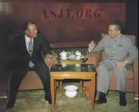 中国传统红双喜痰盂,50年前流行的痰盂