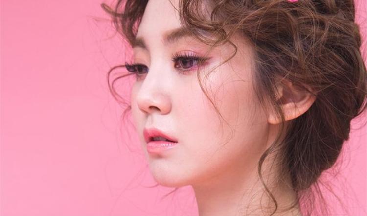 化妆初学口红推荐哪个,初学化妆用什么颜色的口红