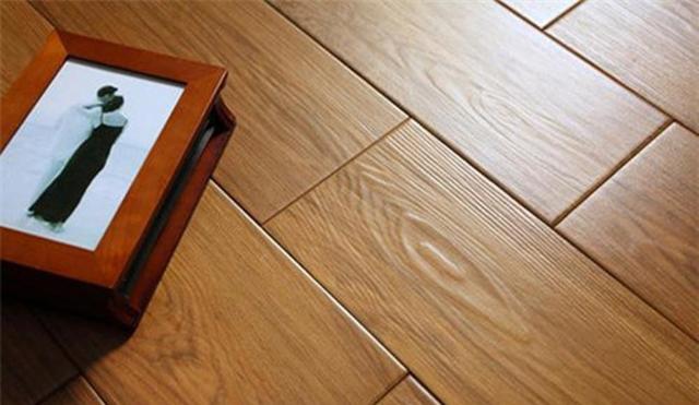 为啥一提铺木纹砖，设计师满脸鄙夷，而铺贴过的业主却纷纷叫好