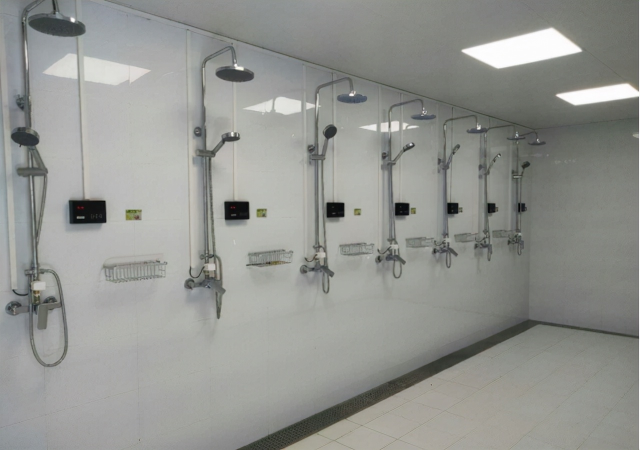 女生洗澡时会站着尿尿吗？别不好意思，看看对身体有益还是有害？