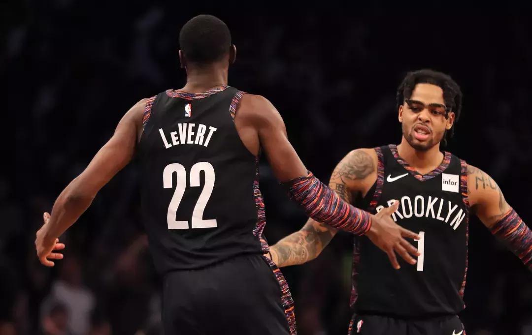 他花了165亿，买下了这支“贫民窟”里的球队