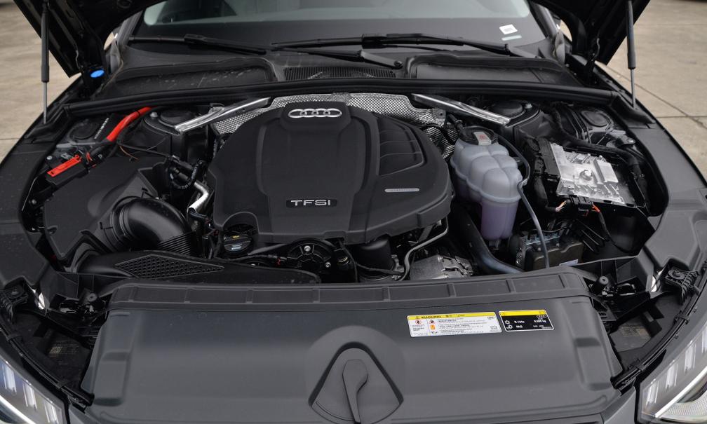 16款奥迪a4l2.0t实际油耗,奥迪a4l45tfsi臻选动感型油耗