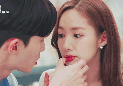 如何进行浪漫的法式接吻,学会拥抱的技巧