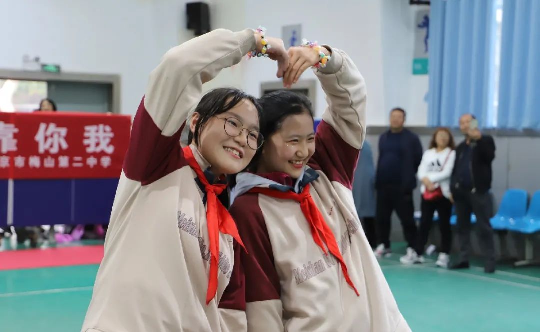 变废为宝垃圾分类创意作品小学,无废校园垃圾分类小制作