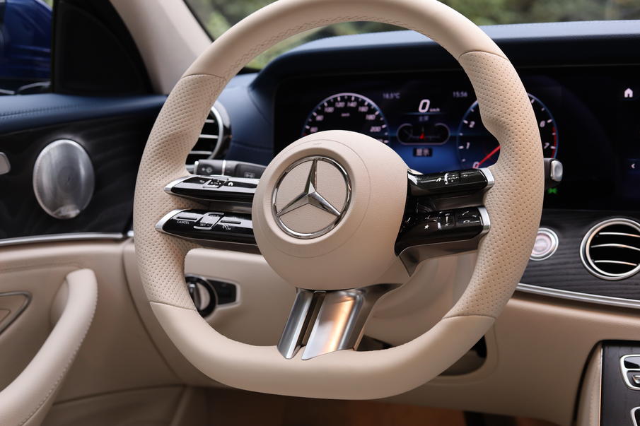 40多万开小迈巴赫！奔驰E级上市前不被看好，如今月销过万比5系火