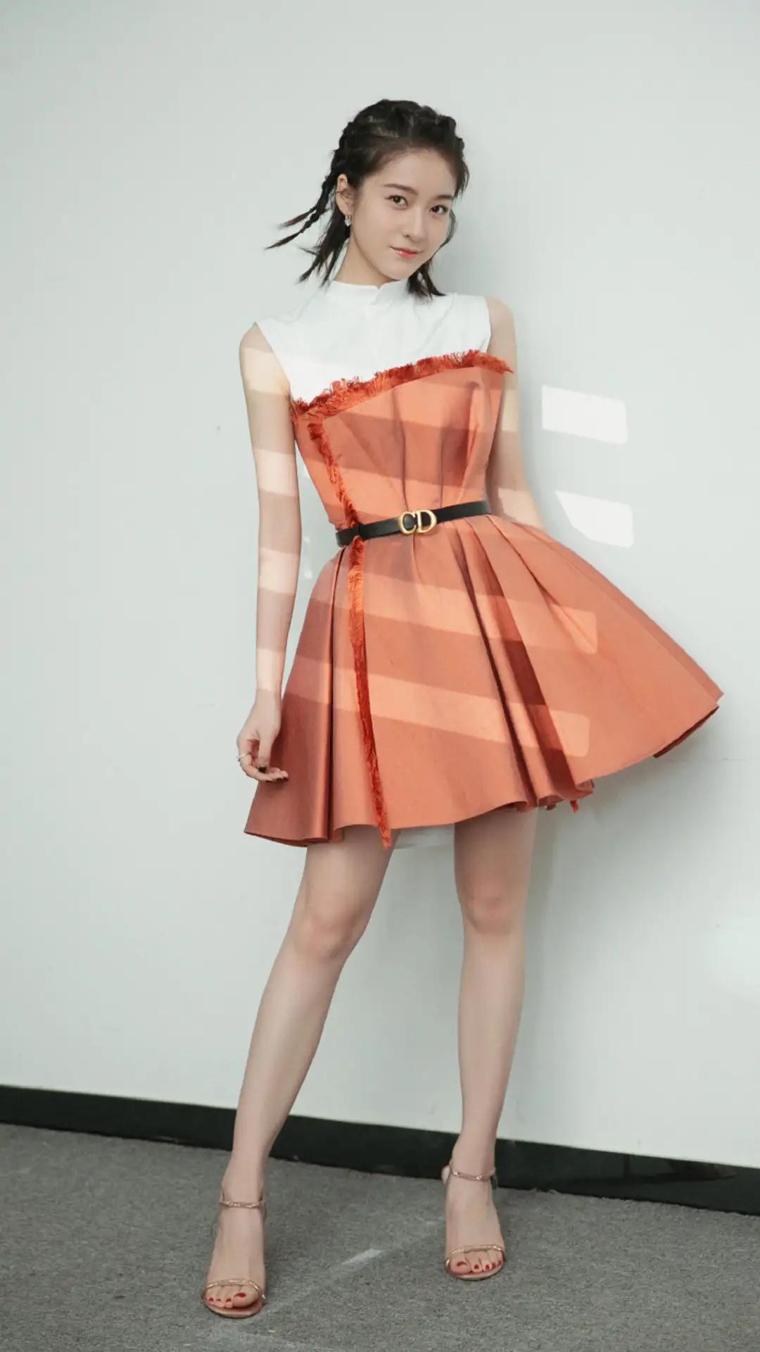 明星穿搭图片素材,明星新款服装图片大全