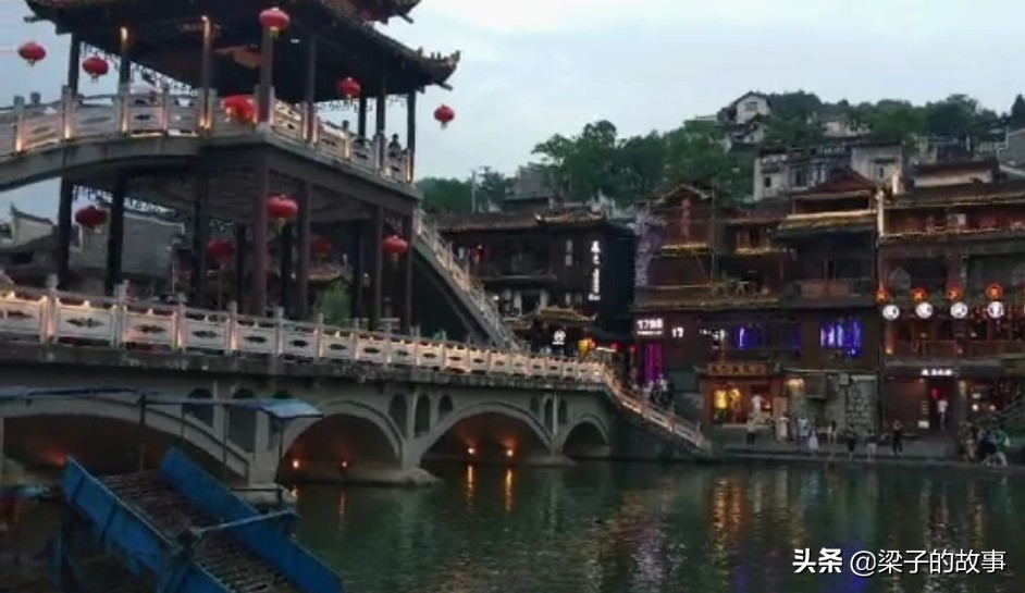 湘西明珠凤凰古城位于哪个省,湖南省湘西市凤凰古城