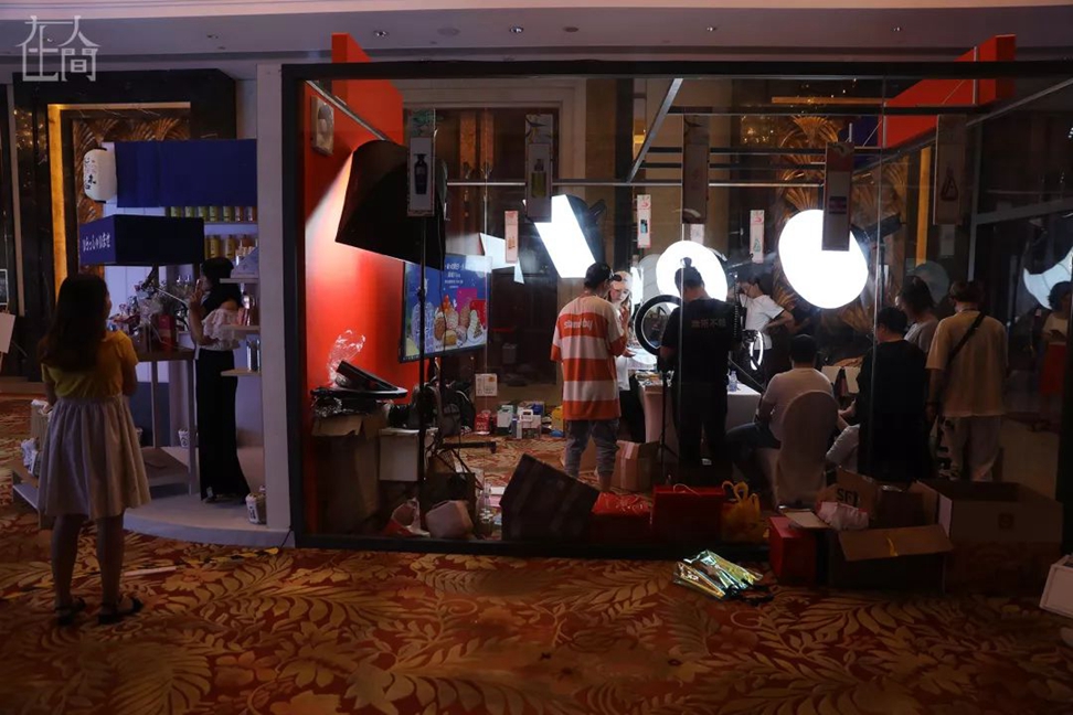 从北漂导购到直播女王，薇娅告诉我们，人生就是用来改变的