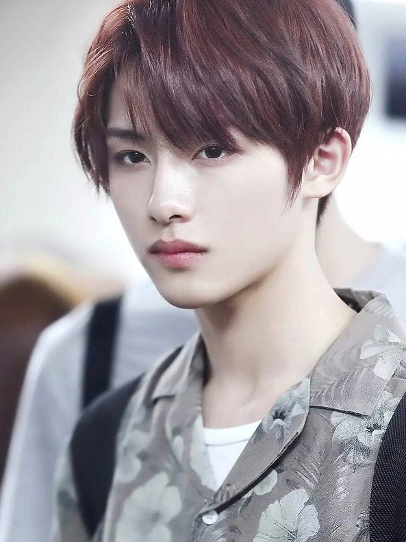 董思成中戏校服韩网,董思成中戏上课