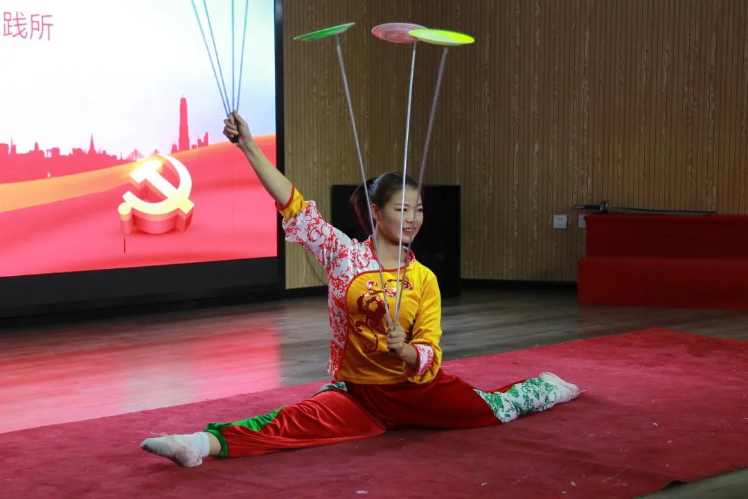 情满重阳孝亲敬老,重阳秋色暖敬老情意浓