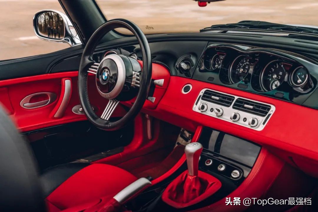 007座驾阿斯顿马丁电影片段,007座驾路特斯