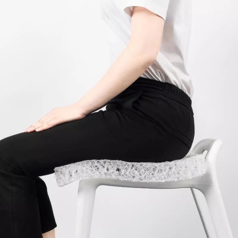 屁股坐的位置起大疙瘩怎么回事,屁股坐久了有黑圈怎么办