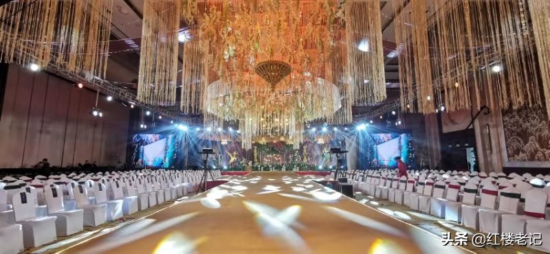 连云港举办首届婚庆文化博览会暨“缘在金秋青春同行”联谊会