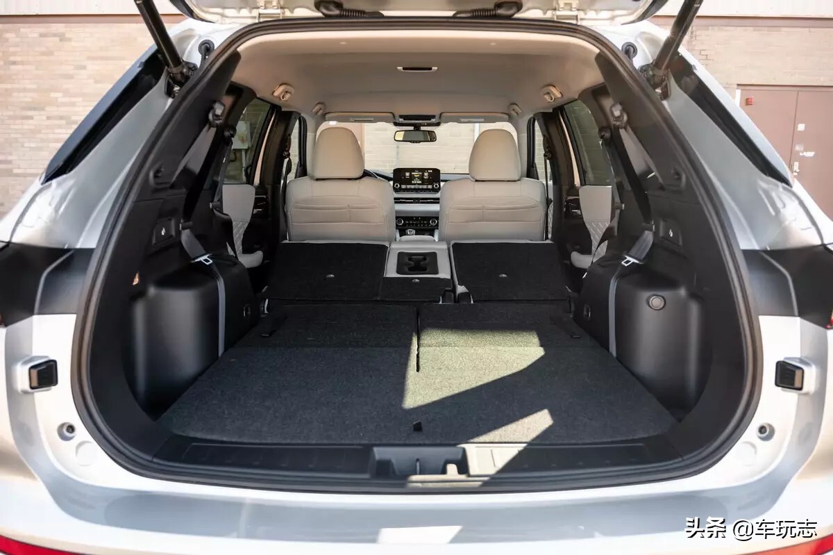 2021款三菱欧蓝德改款后,2020款三菱欧蓝德有哪些改变