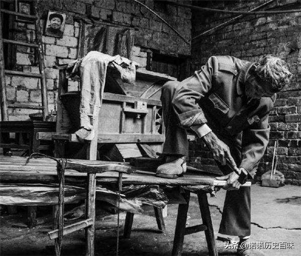 老人隐居43年孙子当兵惊动首长,却为孙子参军暴露身份