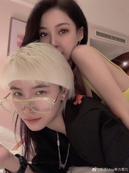 坐牢5年躺赚300万，郭美美的糜烂生活，扯掉多少网红的遮羞布