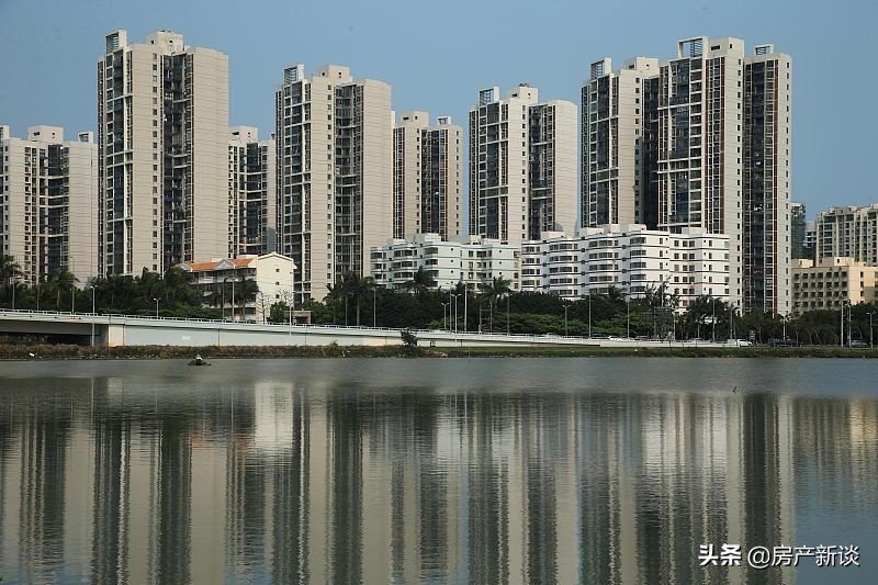 住房产能过剩,老百姓买不起房子怎么办