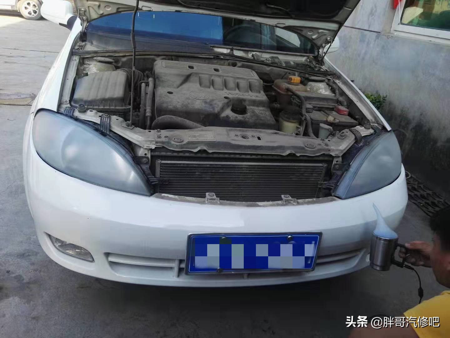 上海汽车大灯漏水去哪里修,大灯发黄了怎么处理