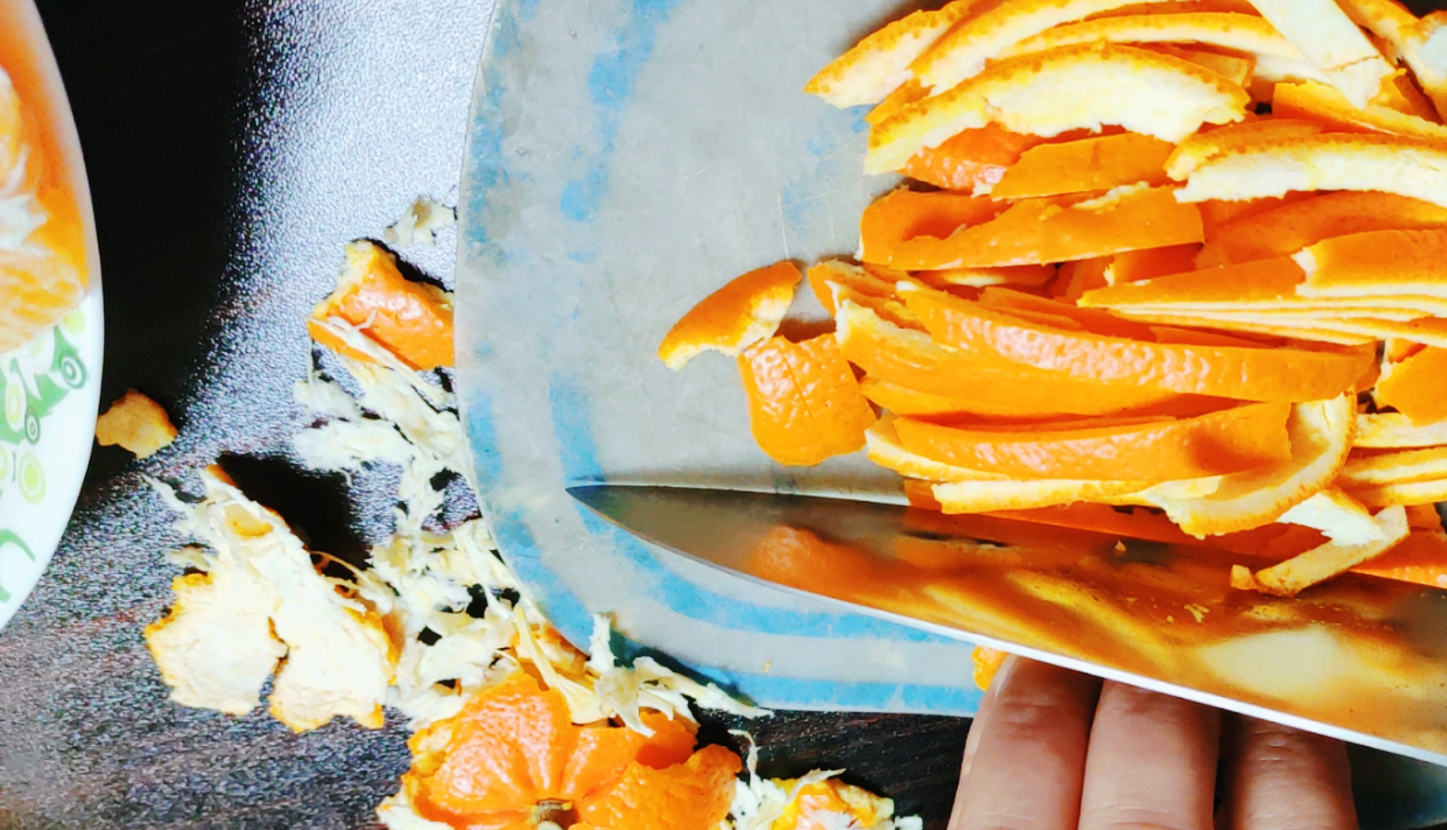 橘子好吃，橘子皮更不可辜负；橘子皮糖，回忆里妈妈的味道