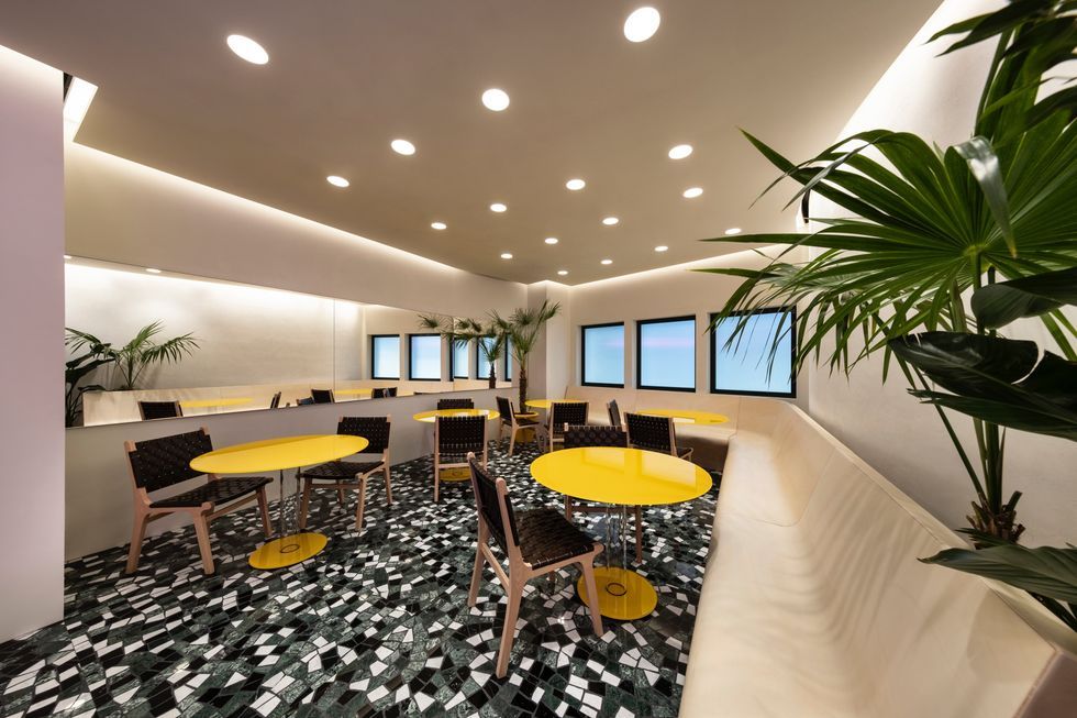 开咖啡馆的小确幸，奢侈品牌也要有