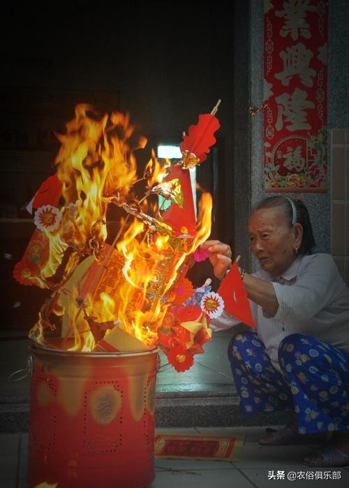下葬三天圆坟有何讲究,北方下葬圆坟习俗