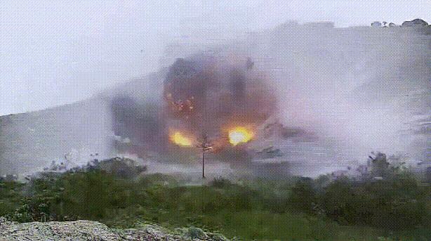 闃茬┖瀵煎脊鎵撳嚮椋炴満瑙嗛,鍙嶅潶鍏嬪寮硅鐢茶溅鎵撳嚮涔屽啗鐩爣