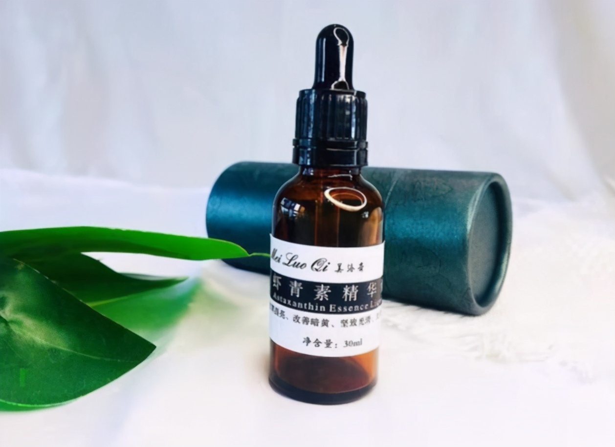 哪款精华可以收缩毛孔提亮肤色,皮肤干毛孔粗大夏季推荐什么精华