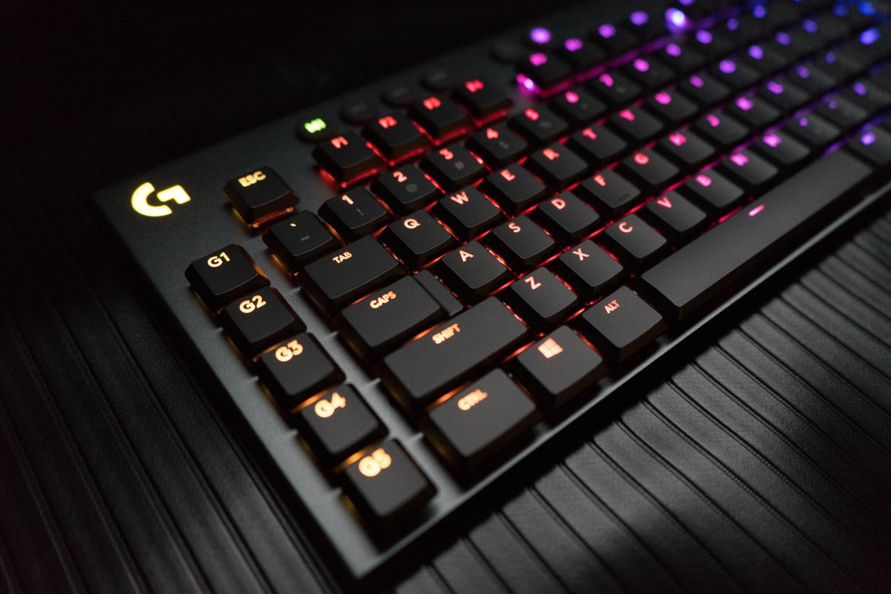 罗技矮轴键盘g813,罗技g813灯光旁边的那个键是什么