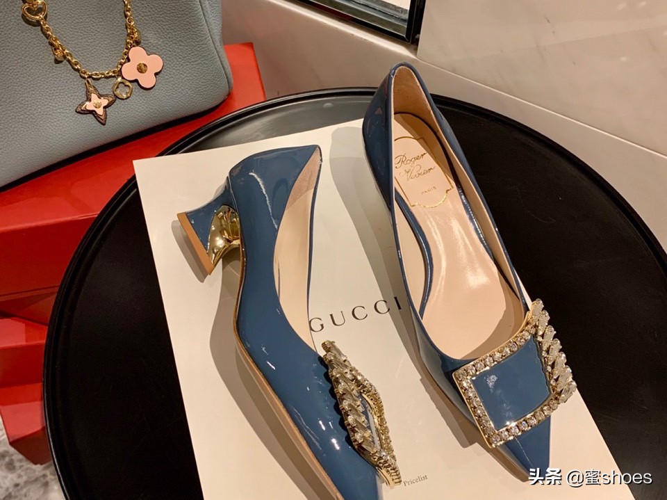 rv方扣高跟鞋正品,rv方扣漆皮高跟鞋黑色